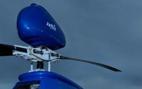 WERELDPREMIERE: Zefhir helikopter maakt succesvolle noodlanding met parachute WERELDPREMIERE: Zefhir helikopter maakt succesvolle noodlanding met parachute