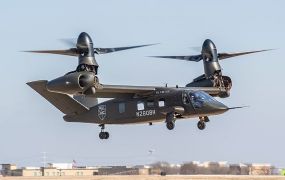 Testpiloten van de US Army vliegen met de Bell V280 Valor 