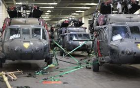 US Army brengt 40 helikopters aan land in Vlissingen 