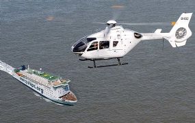 FLASH: Helikoptervlucht over het ziekenhuisschip Global Mercy 