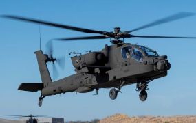 Polen krijgt versneld 8 Apache helikopters uit de VS Polen krijgt versneld 8 Apache helikopters uit de VS