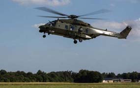 De Crem test eerste NH90-TTH in Beauvechain