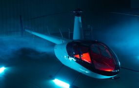 Rotor toont R550X onbemande (Robinson) helikopter en start productie