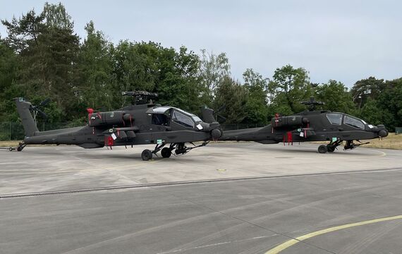 FLASH: Twee nieuwe NL Apache helikopters geleverd op Woensdrecht