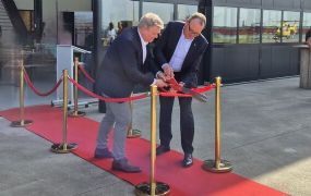 NL Loodswezen opent nieuwe helikopterhangaar 
